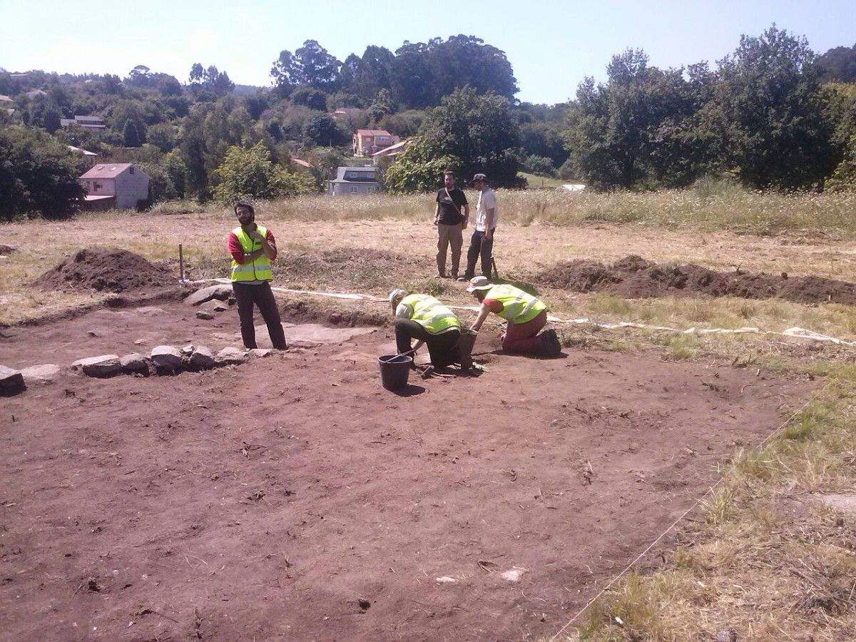 Trabajos de excavación en el Castro das Croas