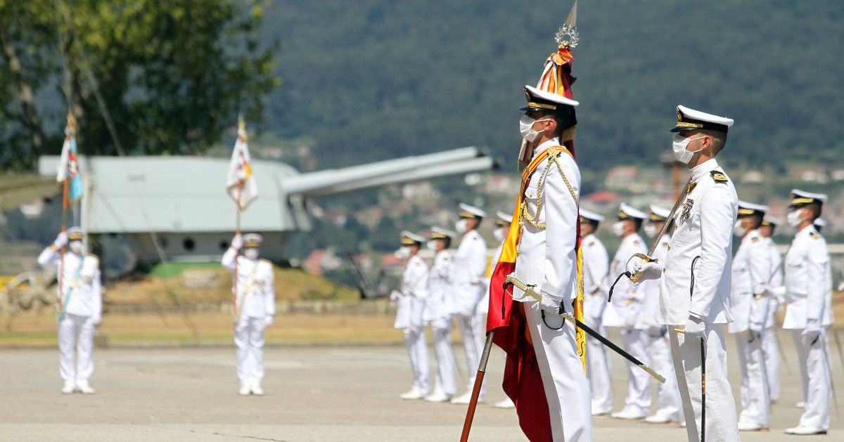 Entrega de Reales Despachos a los nuevos oficiales de la Armada