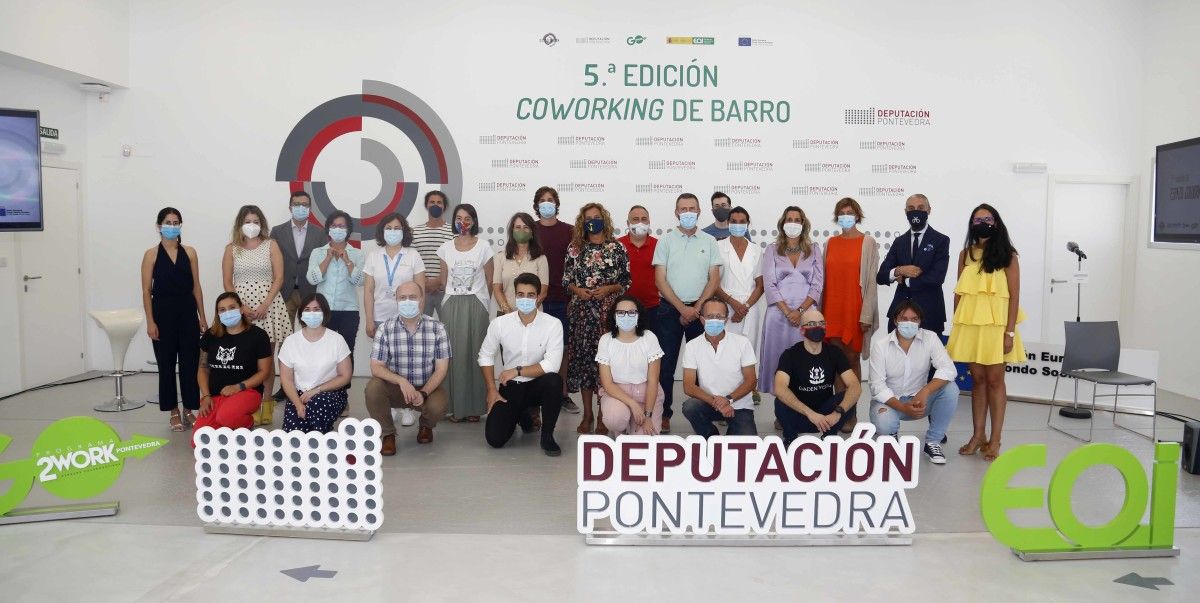 Participantes na quinta edición do coworking de Barro promovido pola  Deputación 