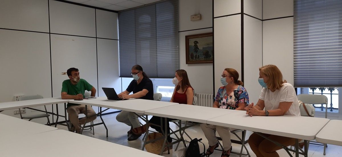 Reunión con representantes de Salcedo Norte