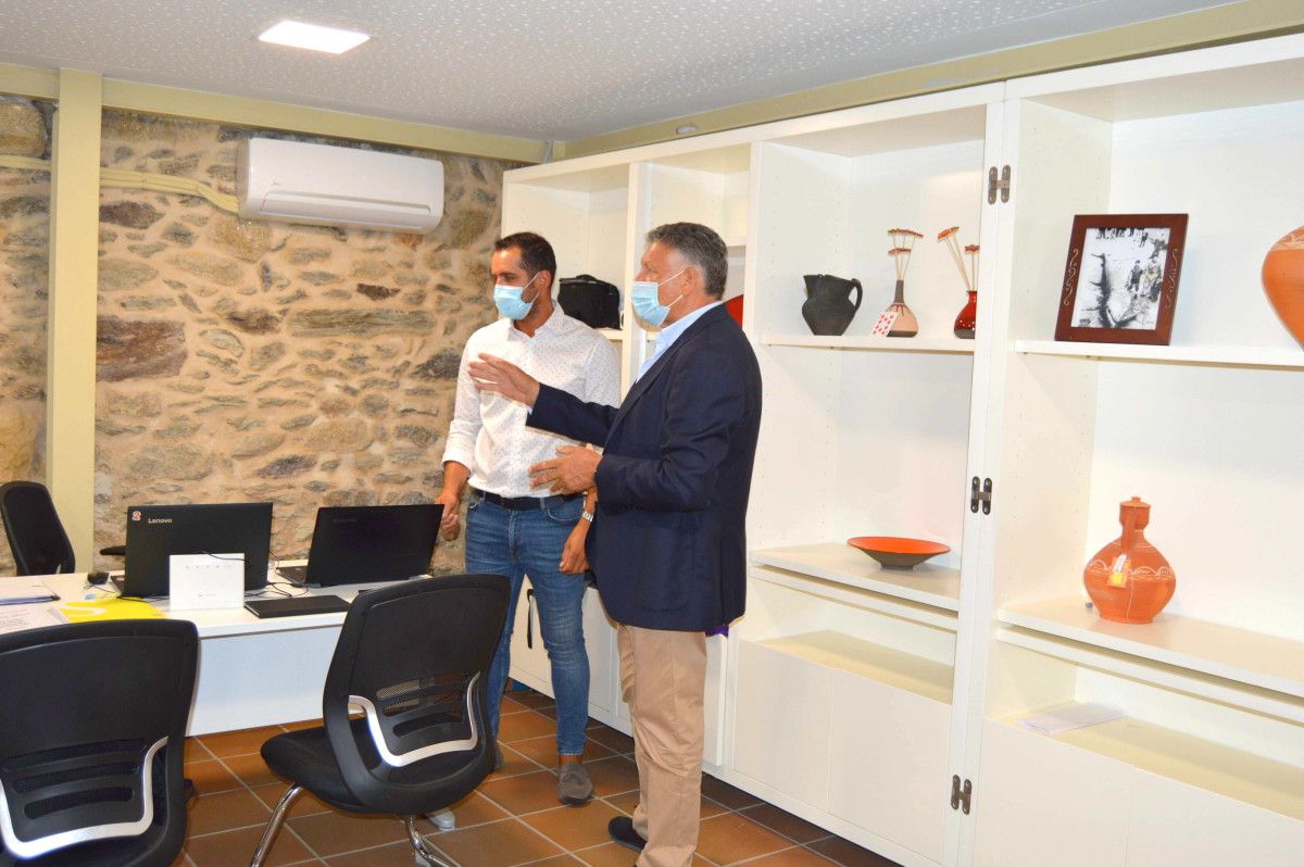 O concelleiro Daniel Arosa e o alcalde Telmo Martín visitan a Casa de Don Fernando