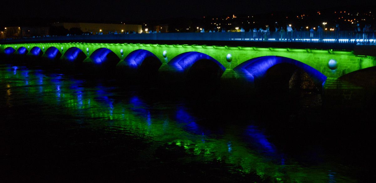 Inauguración de la nueva iluminación del puente del Burgo