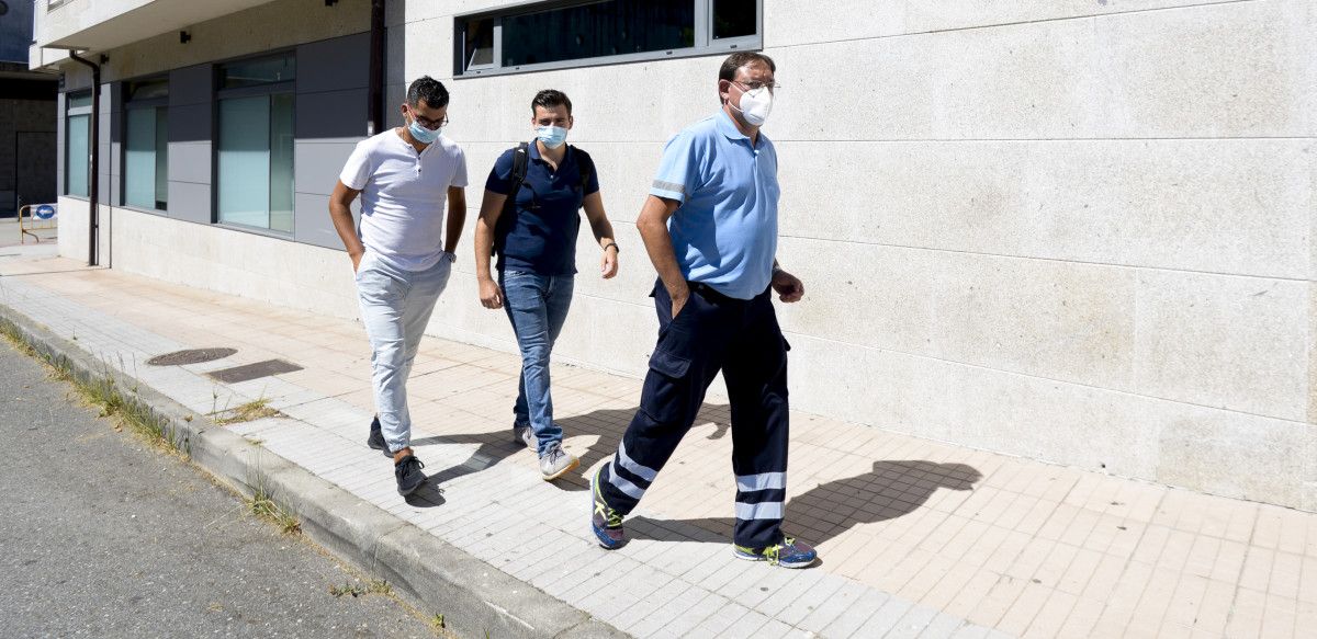 Representación dos árbitros que piden a restitución de Vidal Araújo na sede da  RFGF en Pontevedra