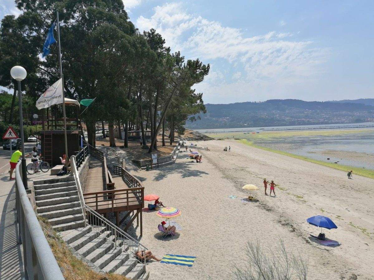 Socorrista na praia de Cabeceira, en Poio