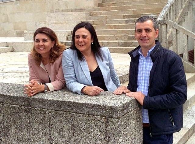 Grupo do PSOE en Cerdedo-Cotobade con Lina Garrido ao fronte