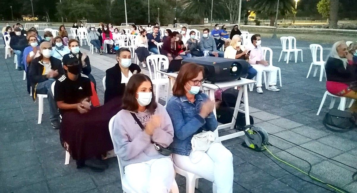 Público durante a presentación de 'O que arde' na Reiboa