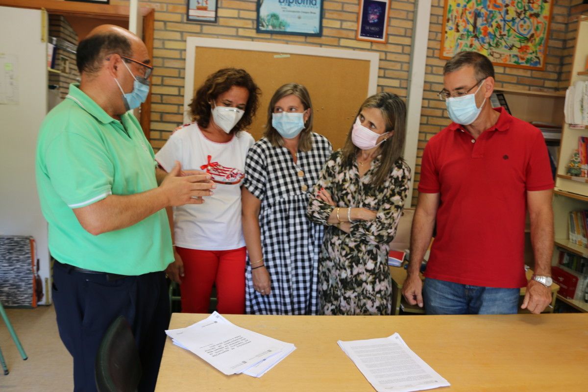 Visita del jefe territorial de Educación en Pontevedra, César Pérez Ares