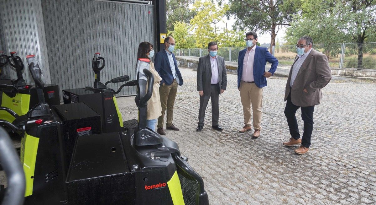La Deputación entrega maquinaria para los nueve puntos limpios 