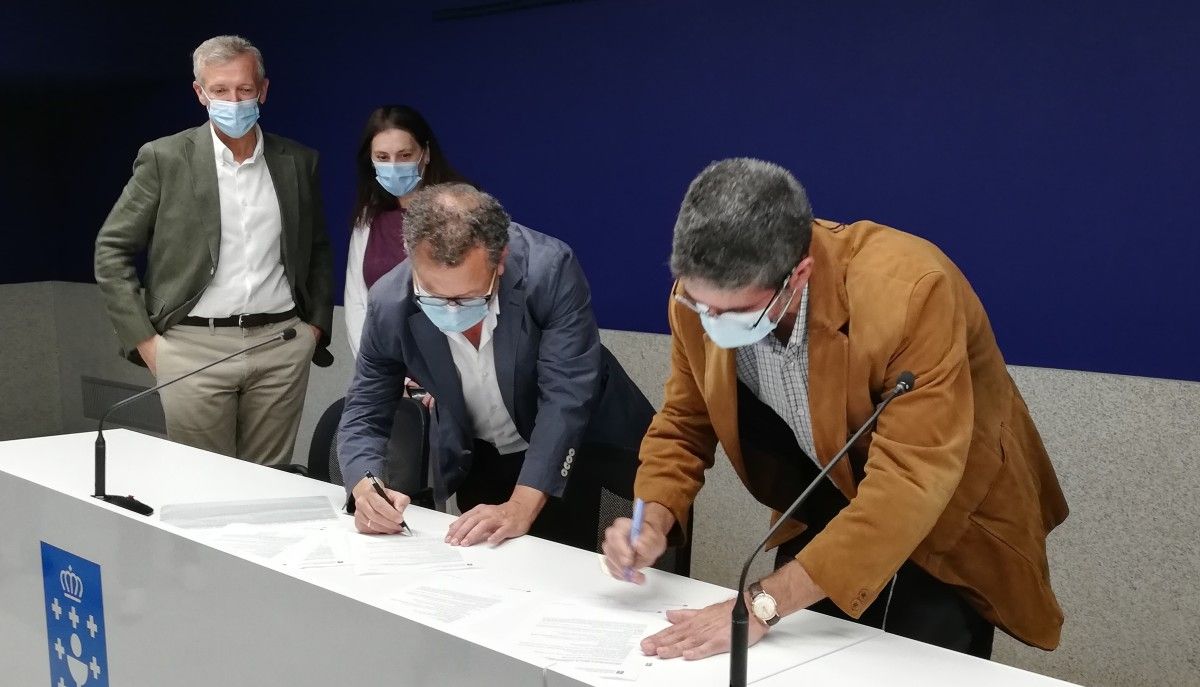 Sinatura da acta de replanteo das obras da segunda fase de rehabilitación do edificio de Benito Corbal