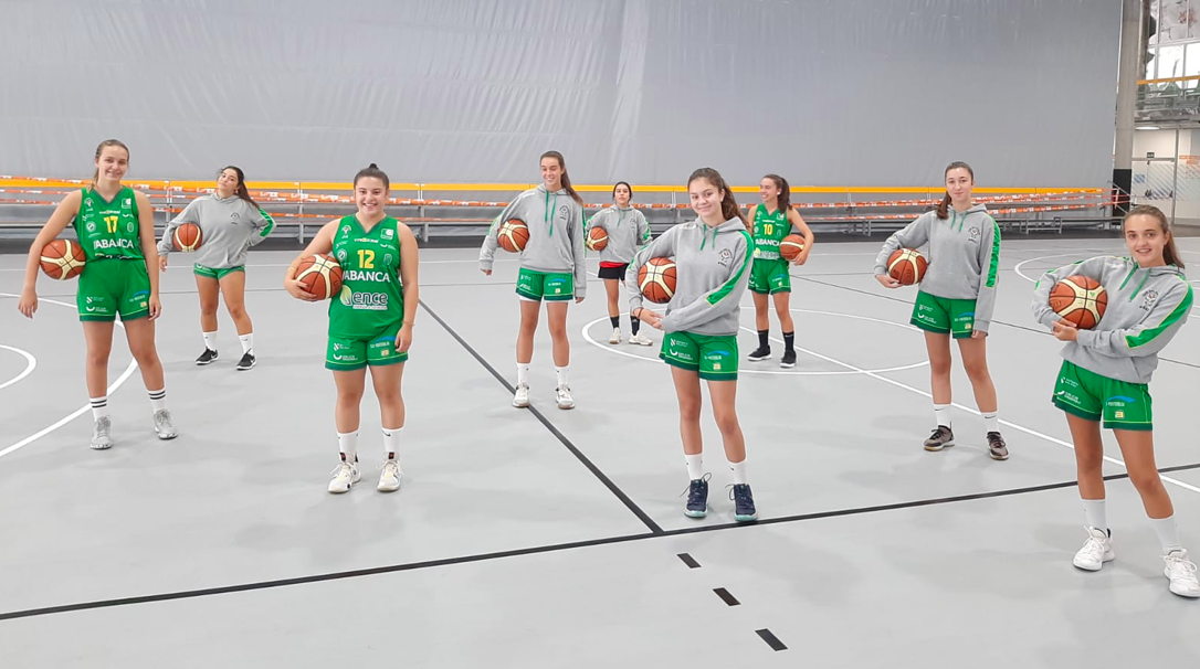 Adestramento do equipo júnior do Arxil no pavillón Multiusos