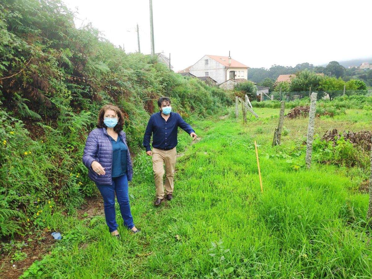 Visita de los concelleiros Chelo Besada y Gregorio Agís al Camiño de San Martiño (archivo)