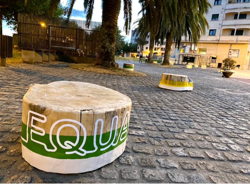 Troncos da campaña 'Camiñando cara a igualdade'