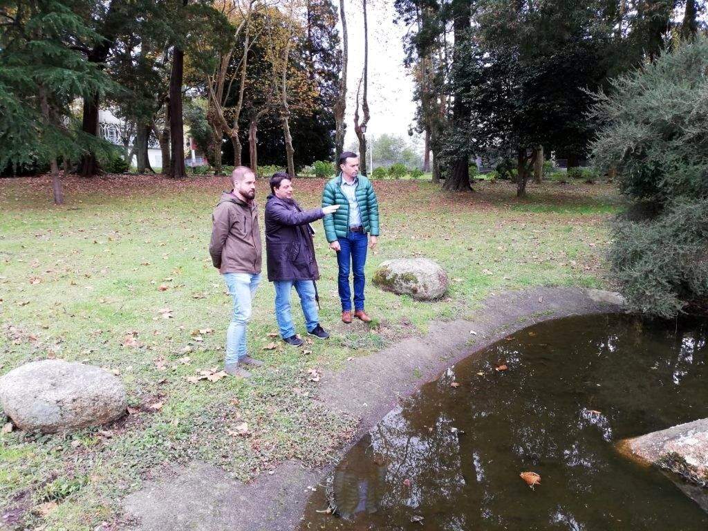 Visita de Iván Puentes, concejal de Medio Natural, a los jardines de la Uned