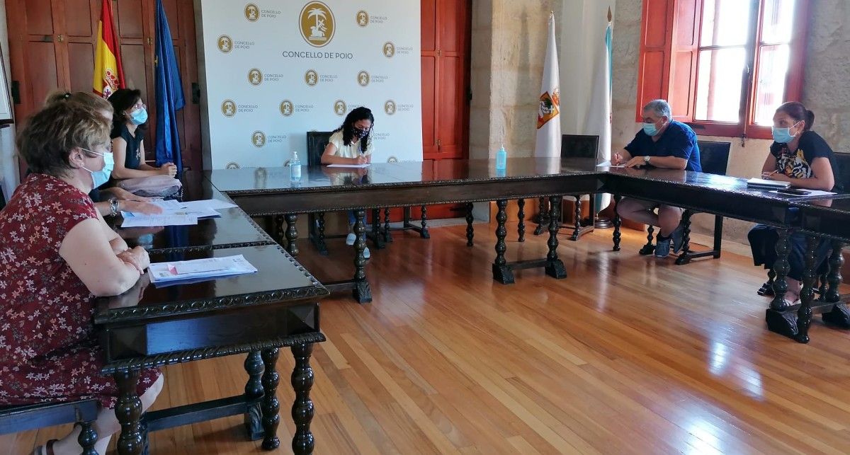 Reunión para estudar un protocolo unitario para usos municipais en Poio