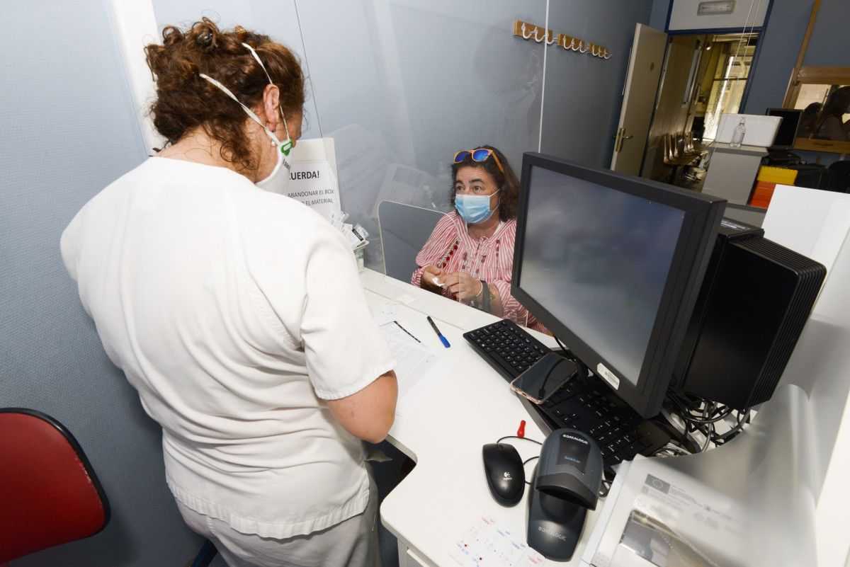 Tests rápidos de anticorpos no Hospital Provincial para cribados preventivos a profesores