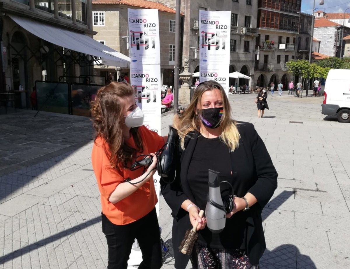 Presentación de 'Rizando o rizo' na Praza de Ourense