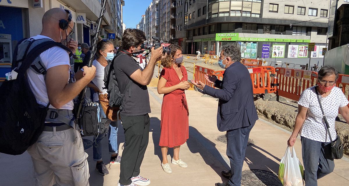 Entrevista de Fernández Lores con el equipo de France 2