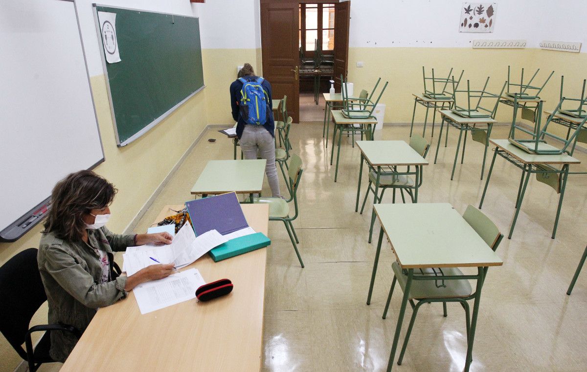 La dirección del IES Valle-Inclán adapta sus espacios al protocolo de seguridad para el inicio del curso académico