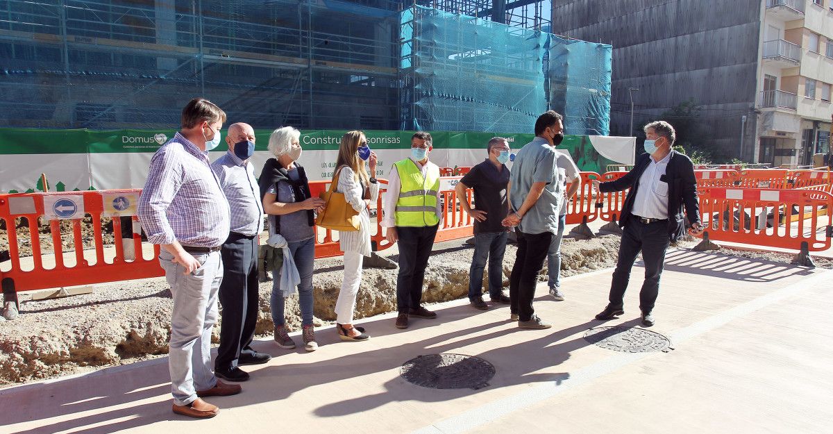 Visita de Fernández Lores ás obras de reforma de Loureiro Crespo
