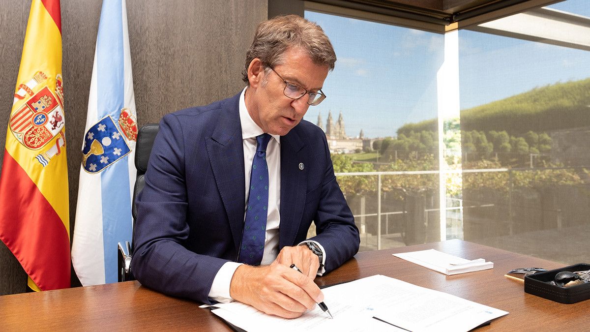 Núñez Feijóo firma el decreto de nombramiento de su gobierno