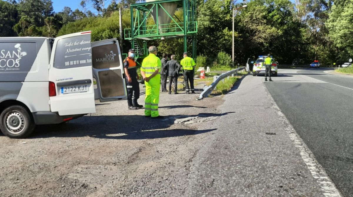 Accidente mortal de un motorista en la N-541, en Cerdedo