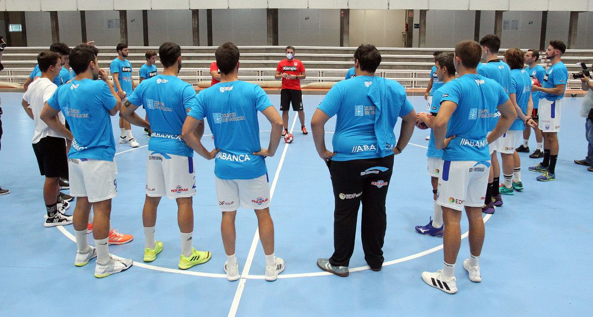 Adestramento do Cisne no Pavillón Municipal dos Deportes