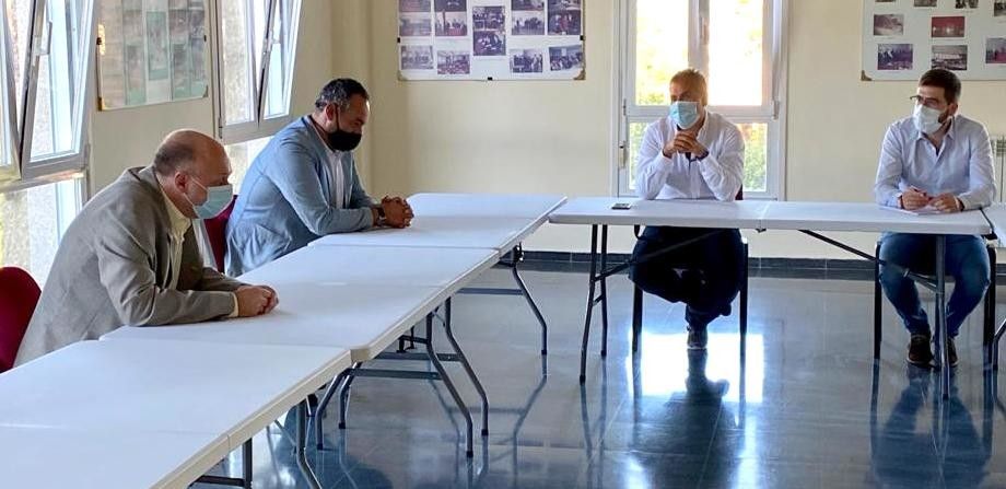 Encuentro de Rafa Domínguez y Pablo Fernández, del PP, con la directiva local de la ONCE
