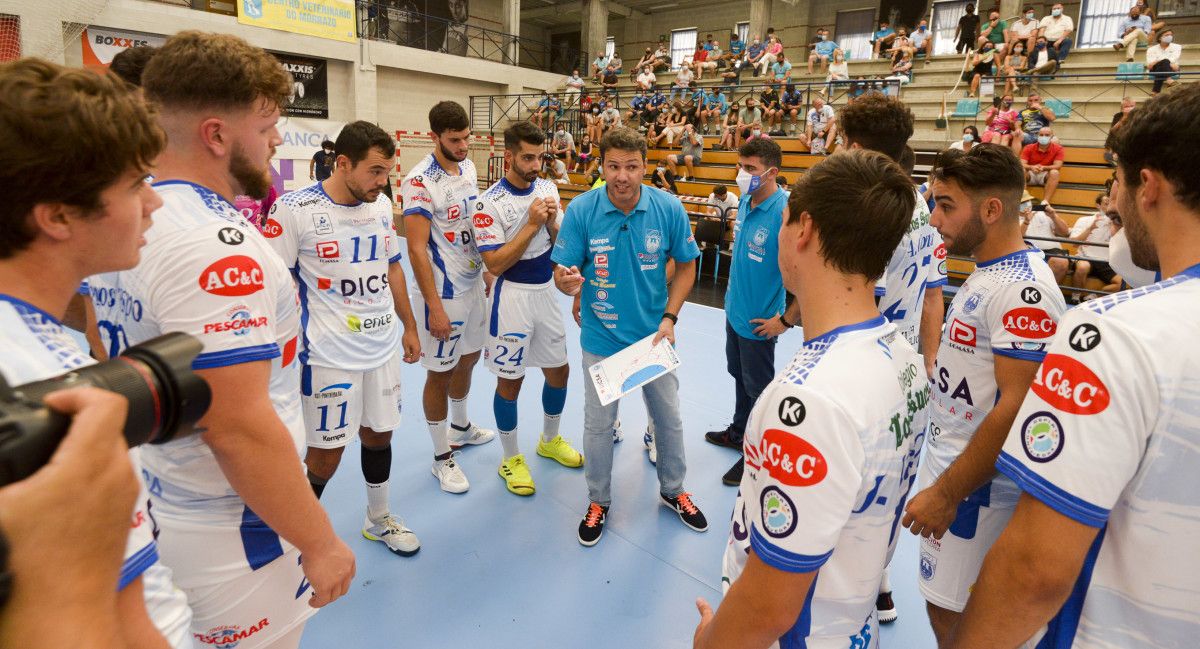 Partido entre Cangas e o Cisne no Gatañal