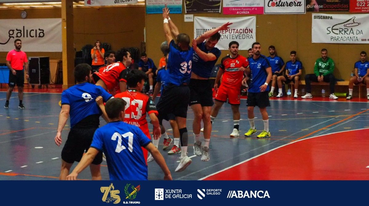 Partido de pretemporada entre Cañiza e Teucro