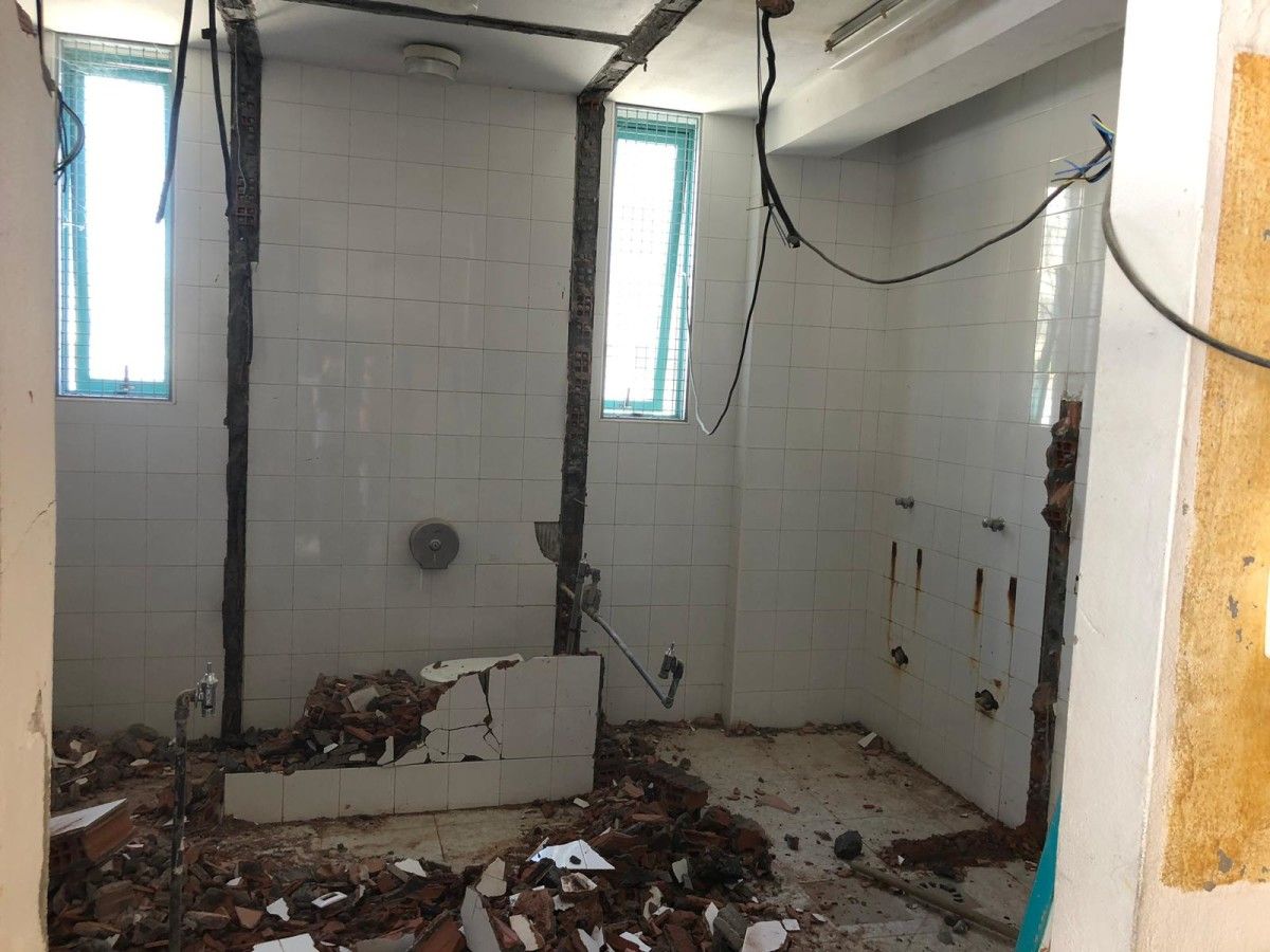 Obras nos baños do mercado de abastos de Portonovo
