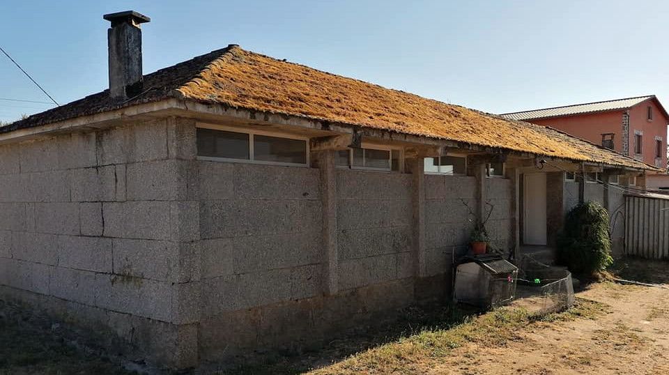 Antigua escuela de Cangrallo, en Barro