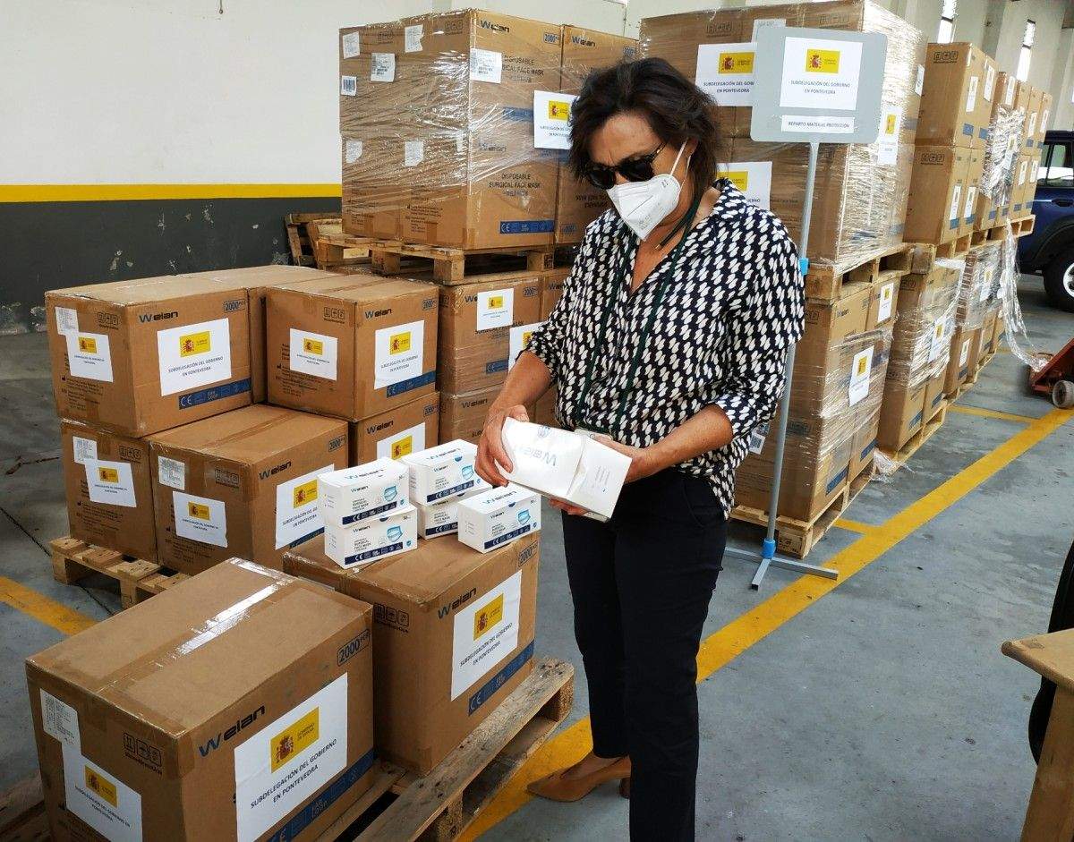 La subdelegada del Gobierno supervisó el reparto de mascarillas