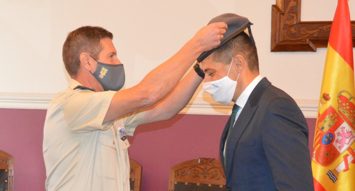 O alcalde de Ponte Caldelas recibe o Premio Caballero Azor 