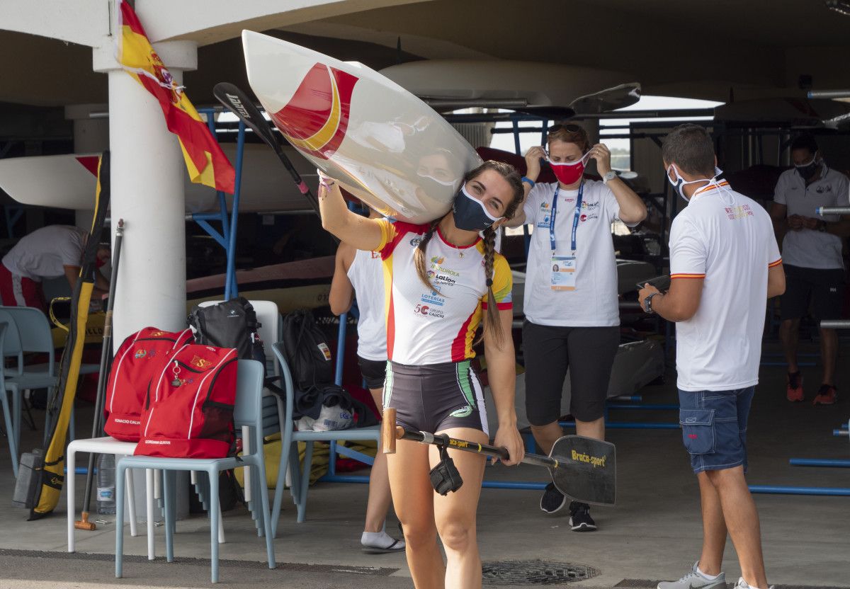 Antía Jácome na pista de piragüismo de Szeged antes de comezar a disputa da Copa do Mundo do 2020