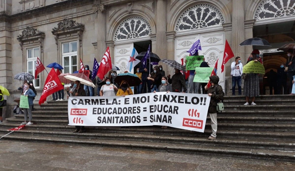 Os educadores do Príncipe Felipe protestan contra o protocolo Covid que lle impón funcións sanitarias