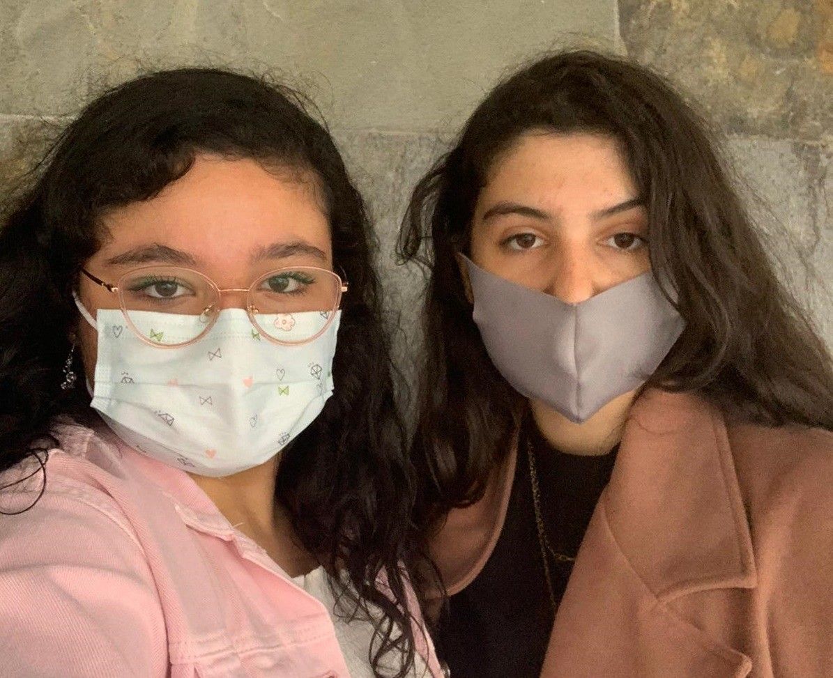 María Rodríguez e Dunia Oubiña, alumnas de bacharelato do IES Castro Alobre de Vilagarcía que se mobilizan contra o curso semipresencial