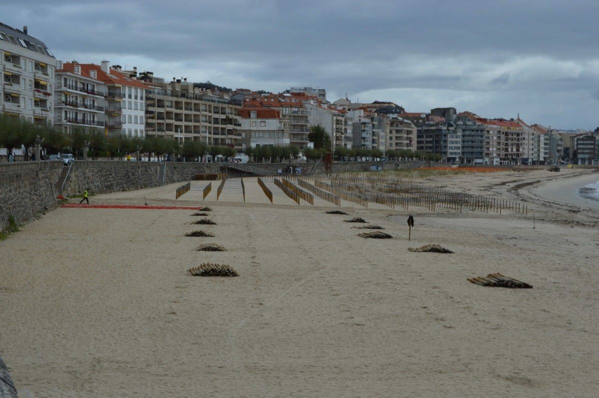 Retirada das cuadrículas da praia de Silgar