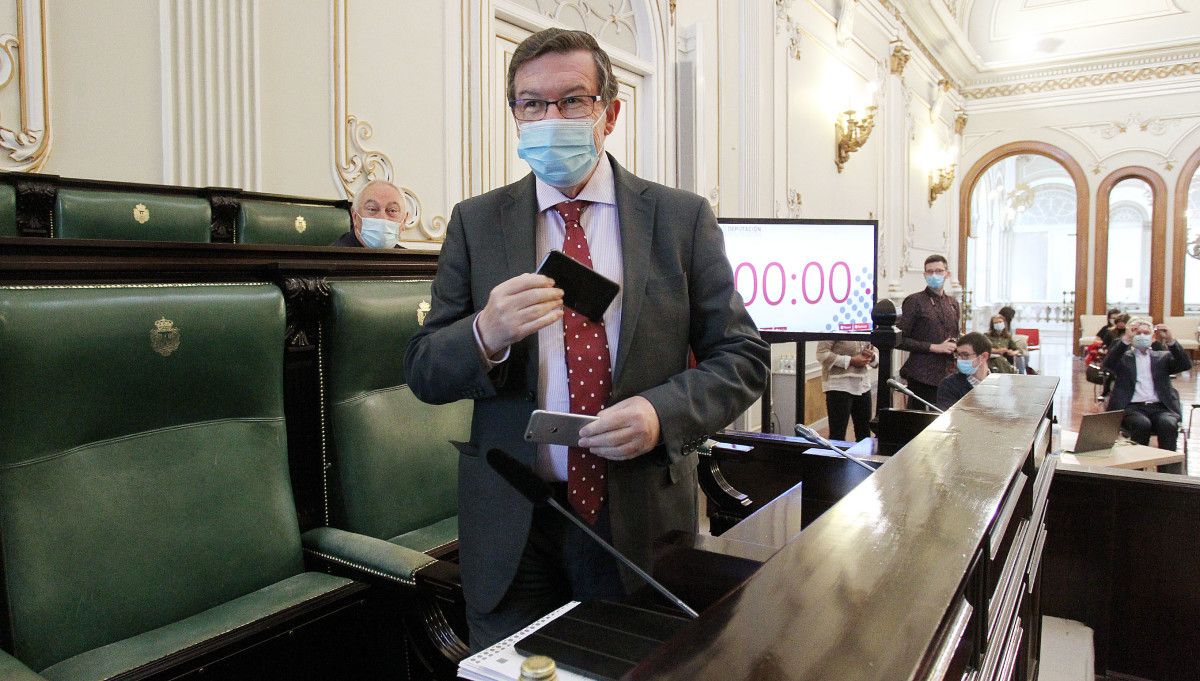 Carlos López Font, diputado de Régimen Interior, Economía y Hacienda 