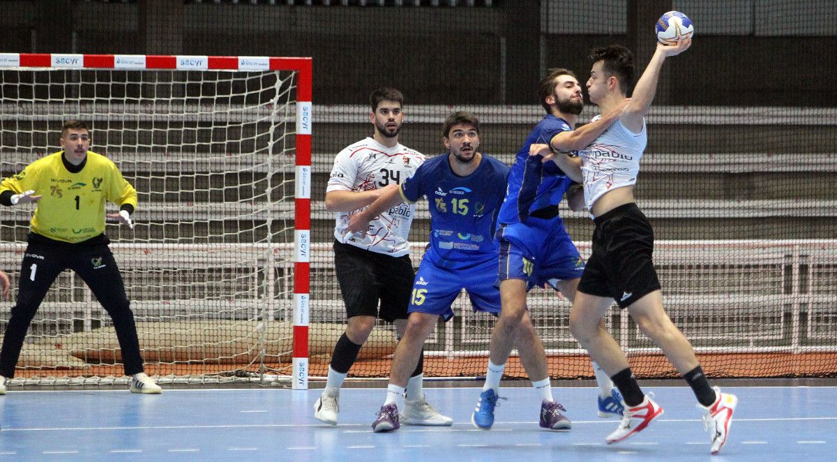 Partido entre o Teucro e o Burgos no Pavillón Municipal de Pontevedra