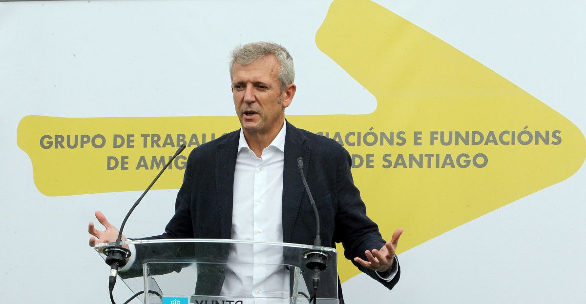 Alfonso Rueda con los colectivos de Amigos del Camino de Santiago