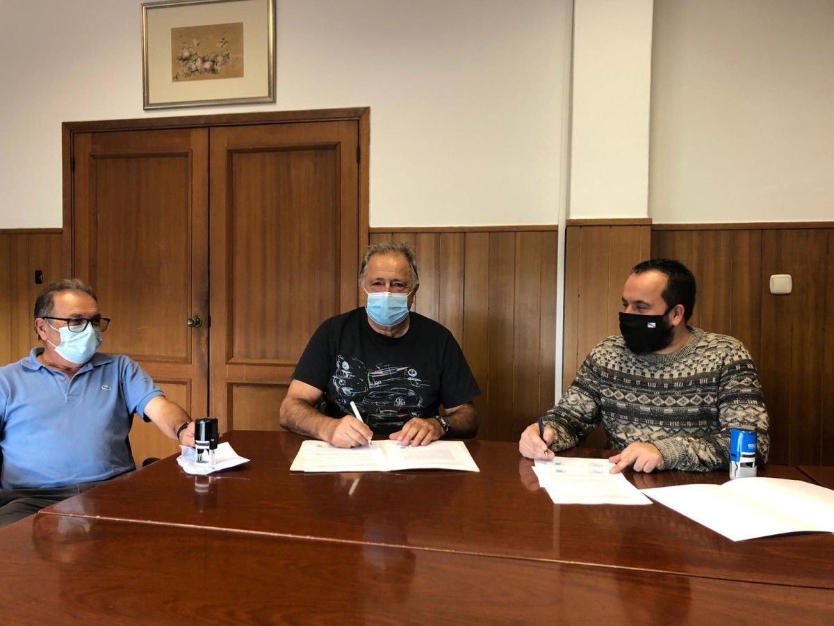 César Poza e Jose Luis López asinan un convenio César Poza e Jose Luis López asinan un convenio