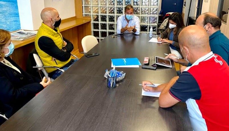 Reunón del PP con representantes de las familias del alumnado de bachillerato
