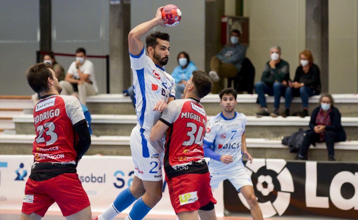 David Chapela, en el partido entre el Cisne y el Bada Huesca en el Municipal