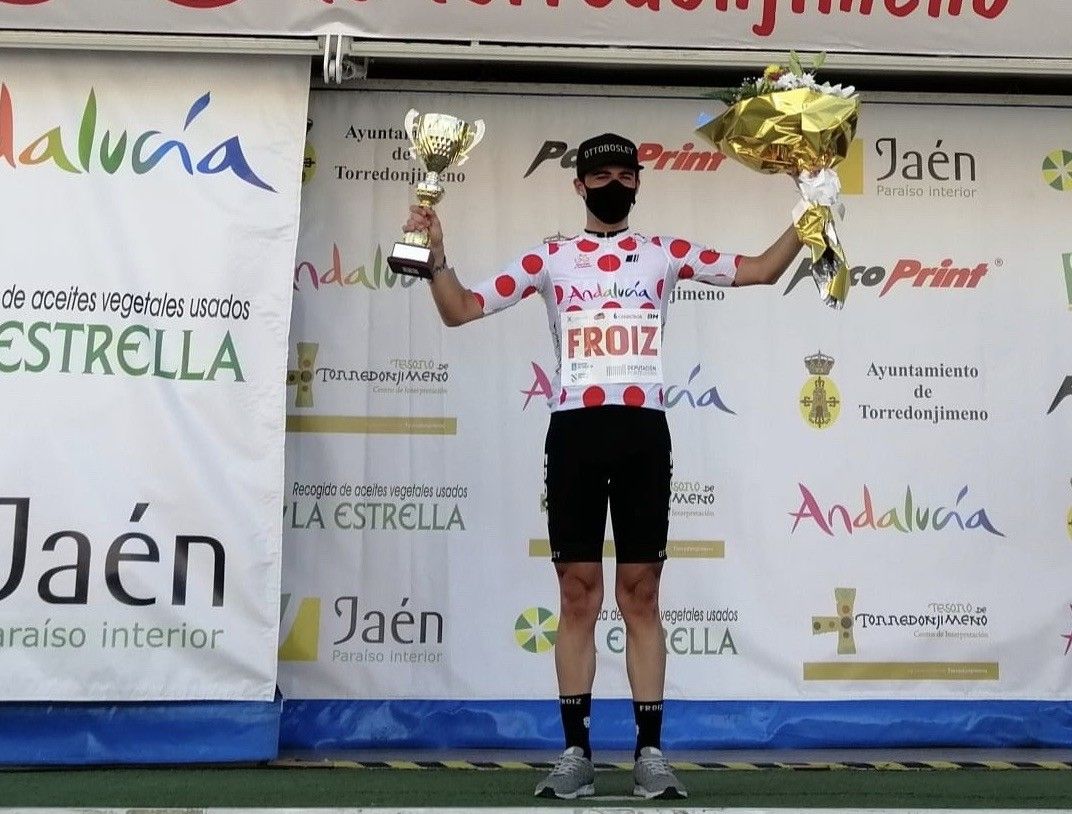 Aarón Mariño coa camisola da montaña na Clásica de Torredonjimeno