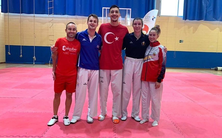 Representantes galegos na concentración nacional de taekwondo en Murcia