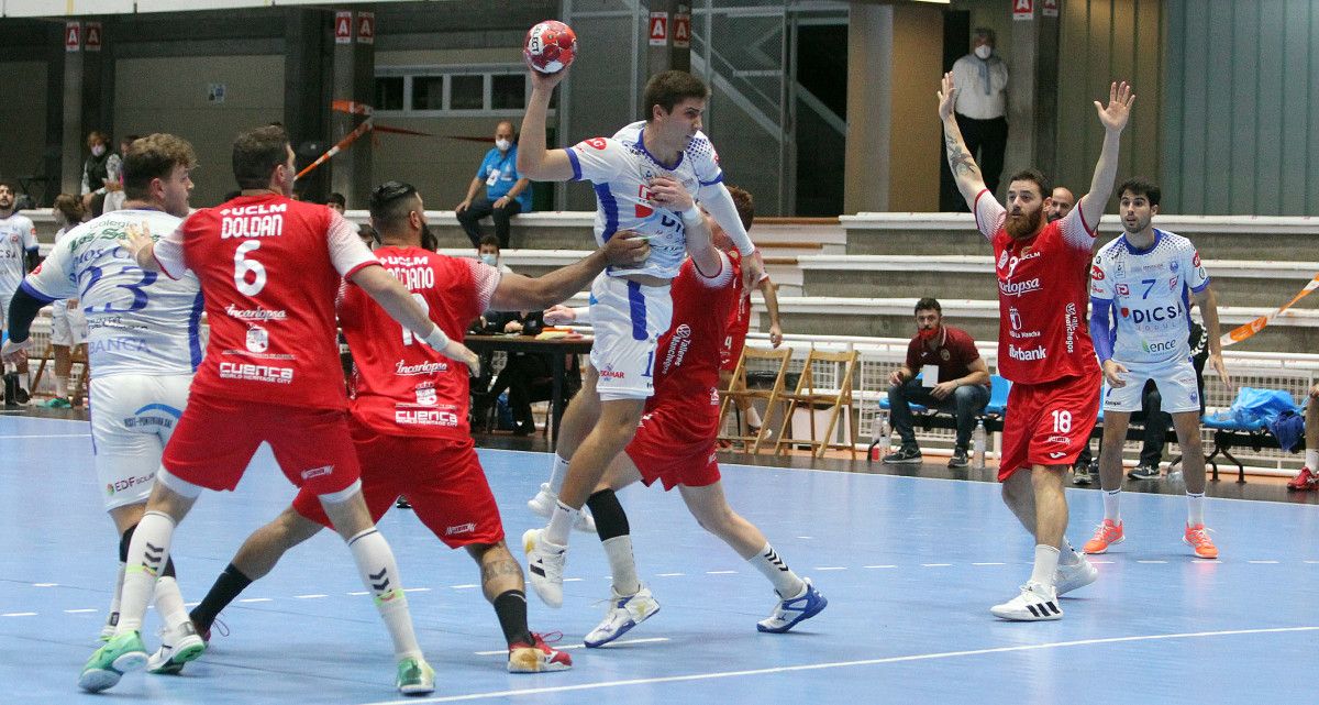 Partido da Liga Asobal entre Cisne e Cuenca no Municipal