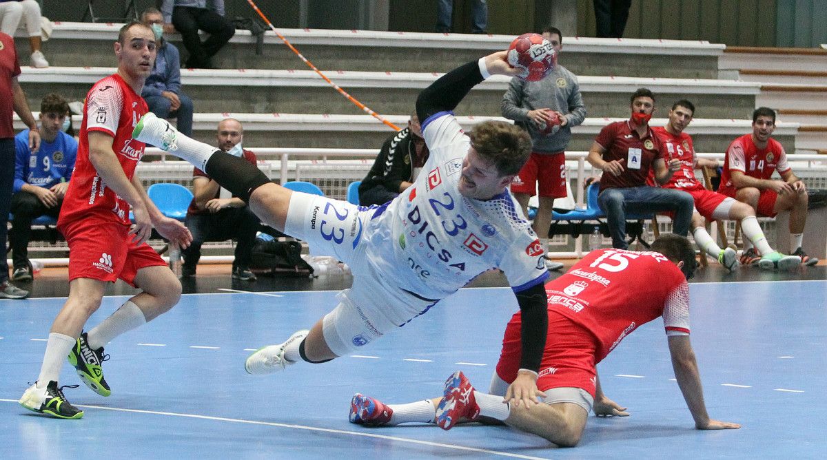 Partido da Liga Asobal entre Cisne e Cuenca no Municipal
