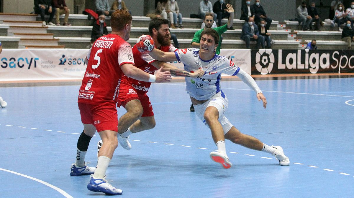 Partido da Liga Asobal entre Cisne e Cuenca no Municipal