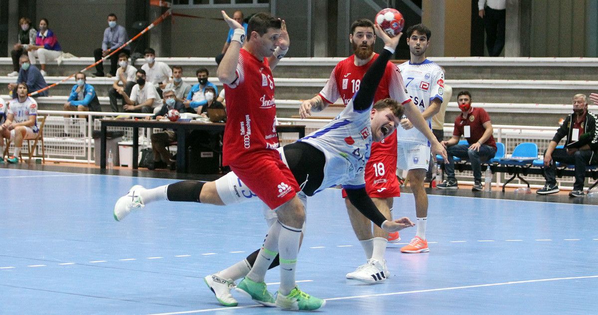 Partido da Liga Asobal entre Cisne e Cuenca no Municipal