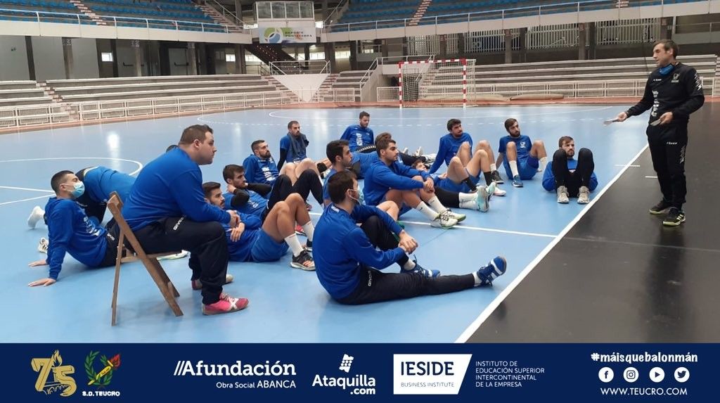 Sesión de vídeo del Teucro para preparar el duelo frente al Bordils